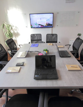 Sala de reuniones, coworking y oficinas privadas en alquiler en Lima