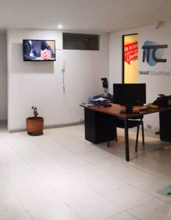 Oficina en Bogota + sala de capacitación en alquiler