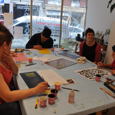 Atelier compartido para creativos con galería de arte, talleres y mercadillo artesano