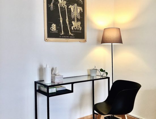 Eixample therapy room rental