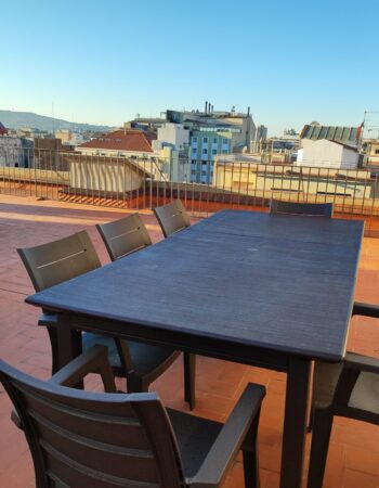 Despacho en alquiler Barcelona | Atico con terraza y encanto