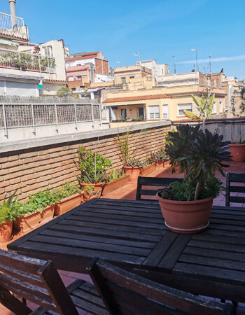 Estudio Barcelona barato | Con una terraza espectacular