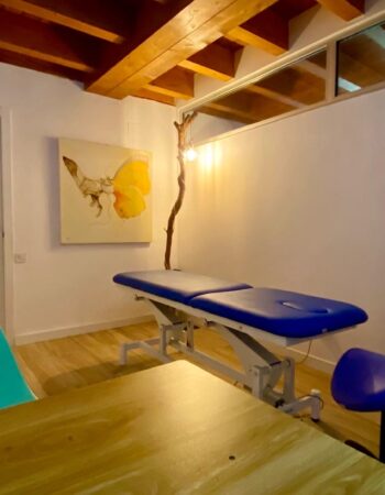 Alquiler salas terapias Barcelona | Sala de yoga y ejercicio terapéutico | Consulta | Piscina